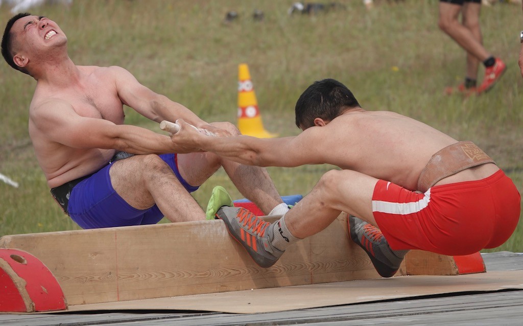 Mas wrestling, a favorite Yakutian sport, at Ysyakh festival