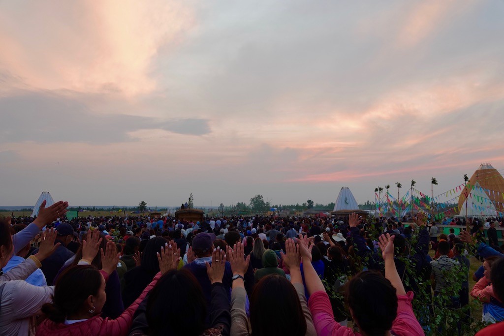 Greeting the rising sun at Ysyakh festival